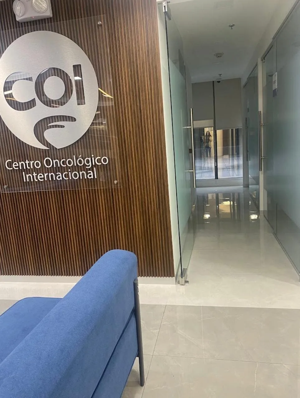 Entrada consultorio COI Satélite